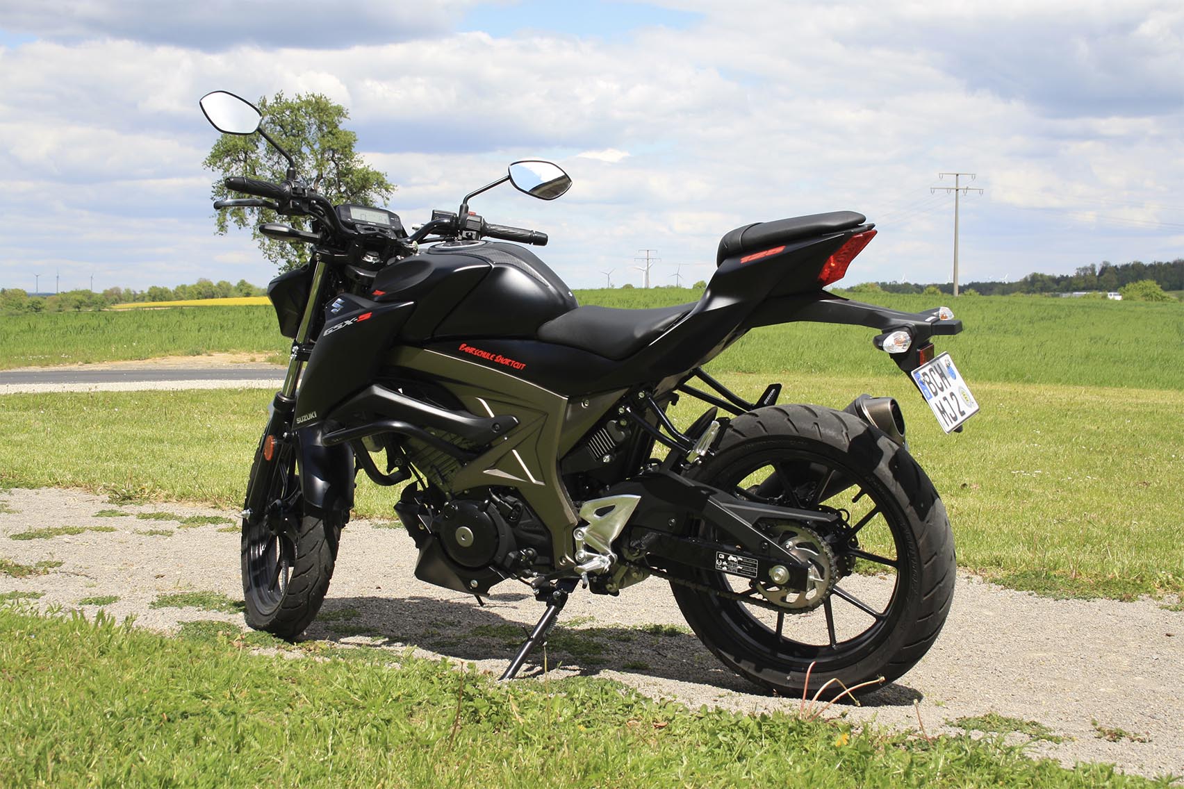 Suzuki gsx s 125